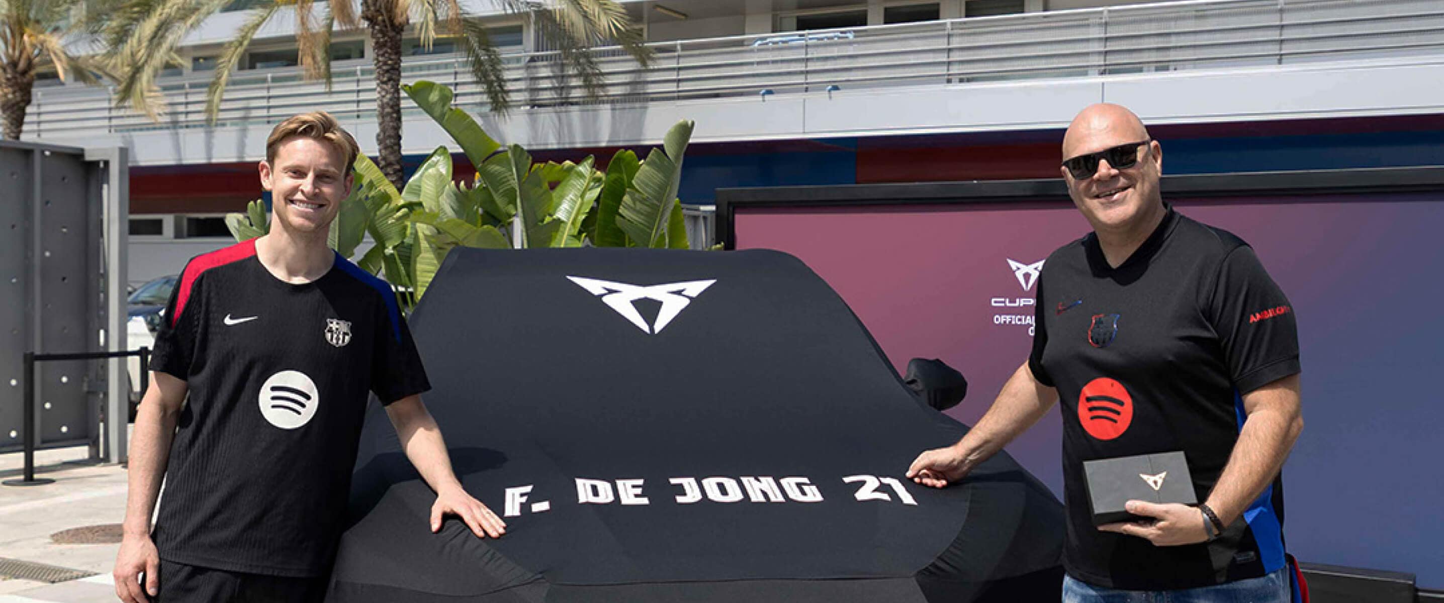 FC Barcelona players receive their new cars