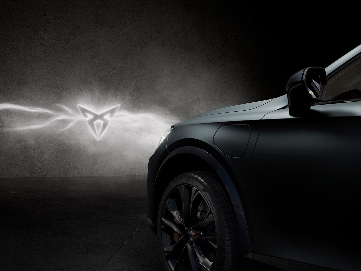 CUPRA Formentor 2025 in century bronze matt, copper accent wheels, pure performance CUPRA Matrix led lights, headlights with the distinctive triangle eye CUPRA signature.