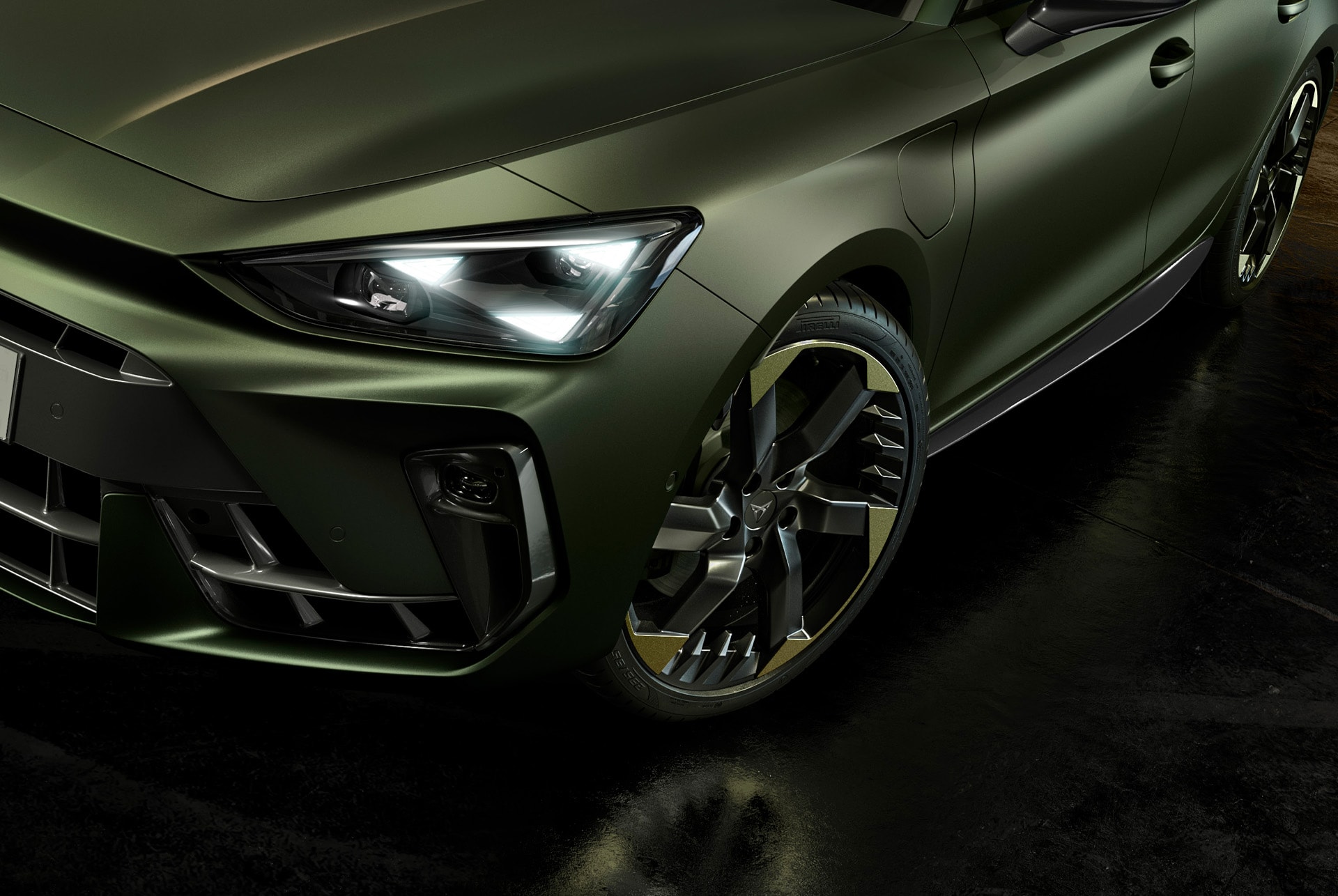 Close-up of the 19-inch alloy wheel in sulfur included in the new tribe edition. 