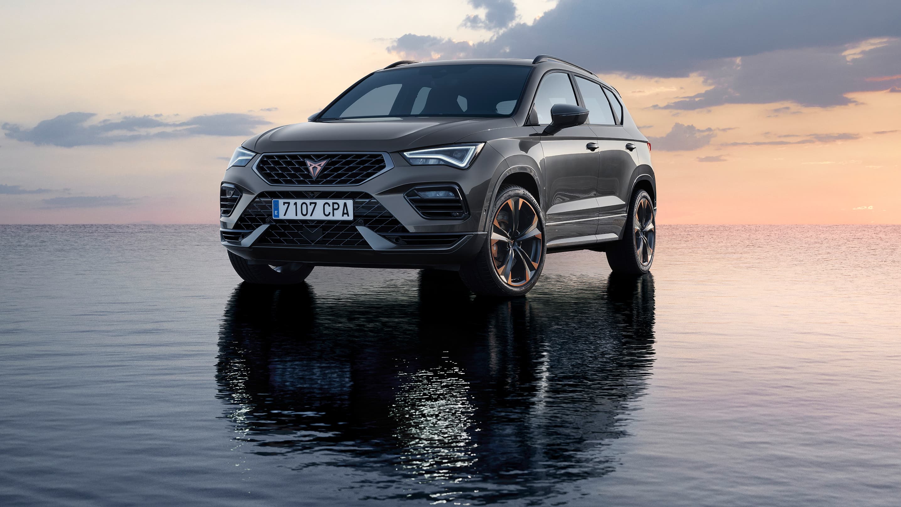 Explore the CUPRA Ateca a sport suv