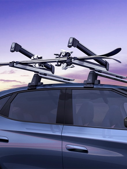 a cupra equipped with a ski rack xtender to show its functionality and how you can carry your snow accessories safely and conveniently.
