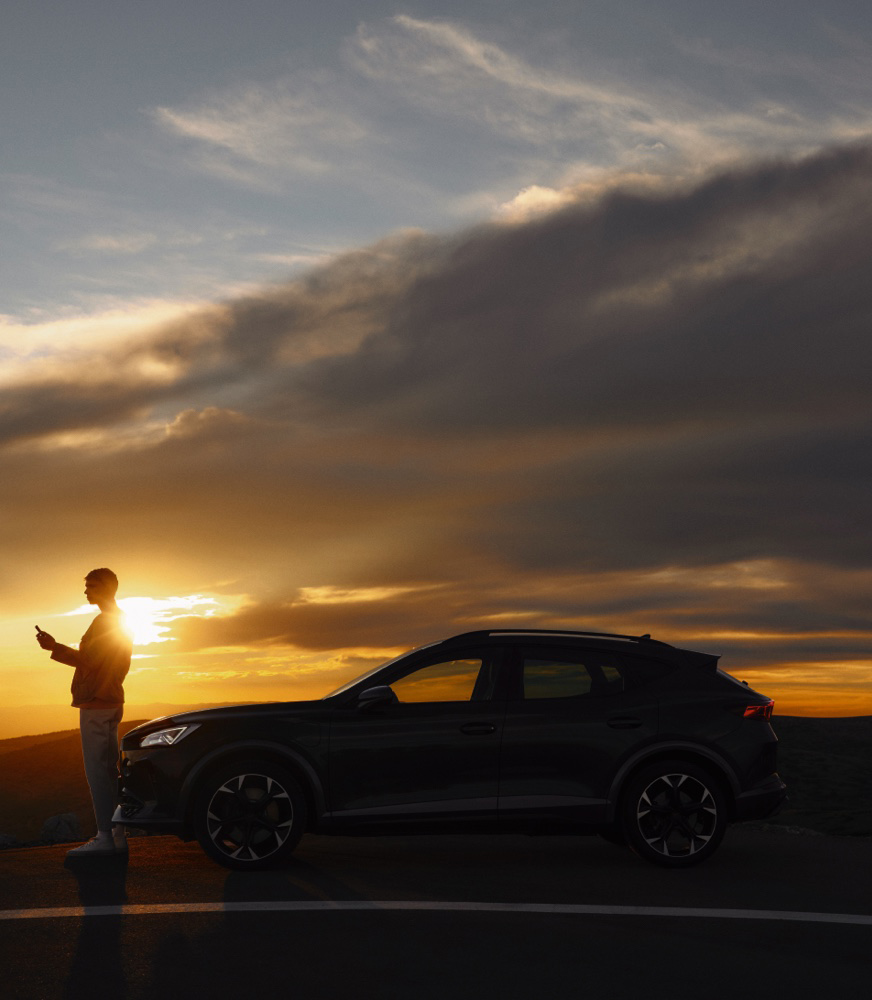 man-shape-with-cupra-formentor-sunset-view