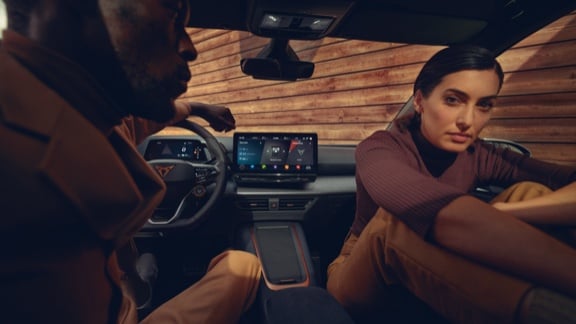 cupra-born-interior-view-of-the-steering-wheel-and-12”-infotainment-screen